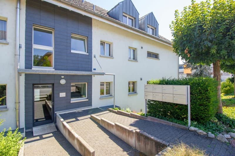 Eingang bei Hauptstrasse