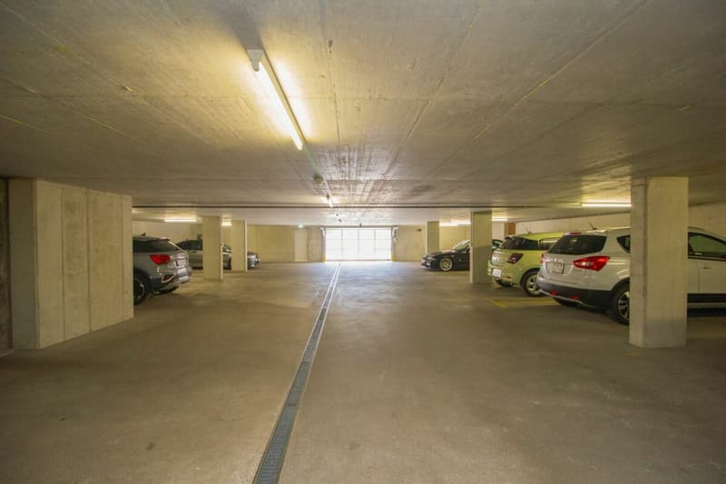 Tiefgarage (2 Parkplätze inklusive)