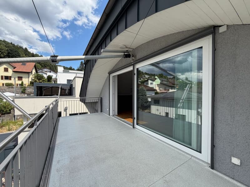 Balkon mit Sonnensegel