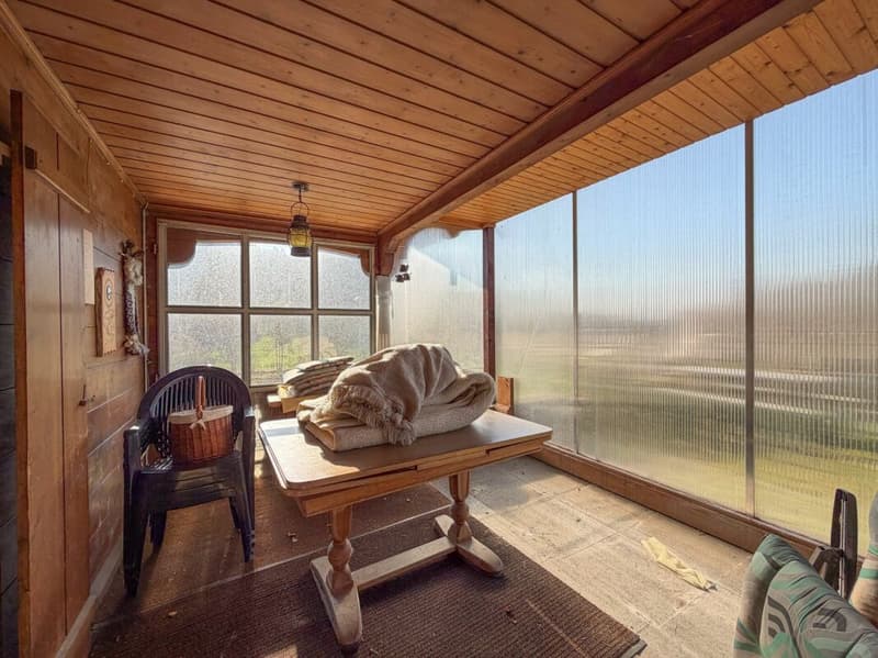 Gedeckter Sitzplatz von Küche aus erreichbar