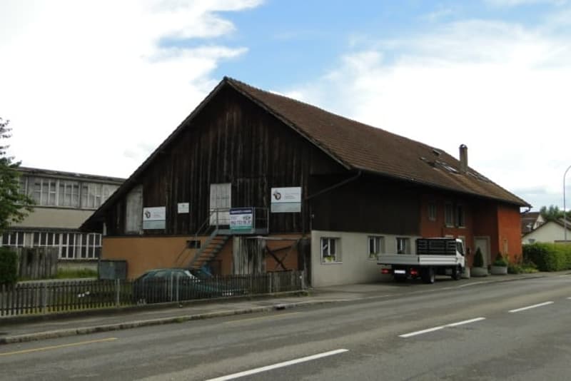 Umbaubedürftiges MFH an sehr zentraler Lage (8)