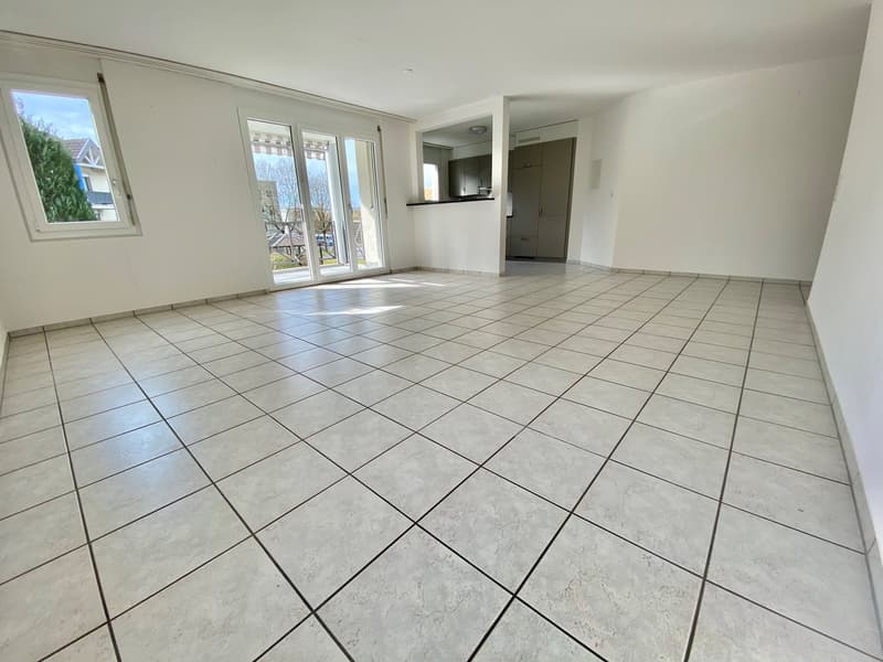 Zu vermieten nach Vereinbarung 4.5 Zi-Wohnung mit 2 Balkone 2 Nasszellen (4)