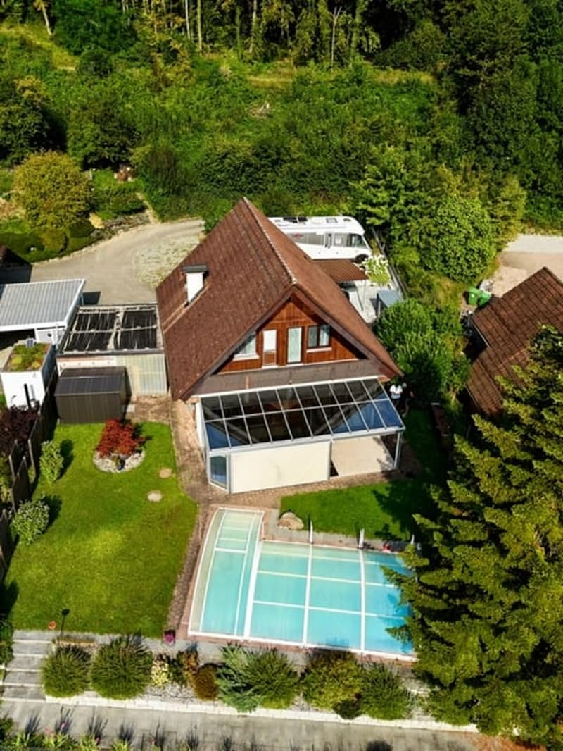 Casa unifamiliare di 5,5 locali in posizione residenziale soleggiata e di pregio (4)