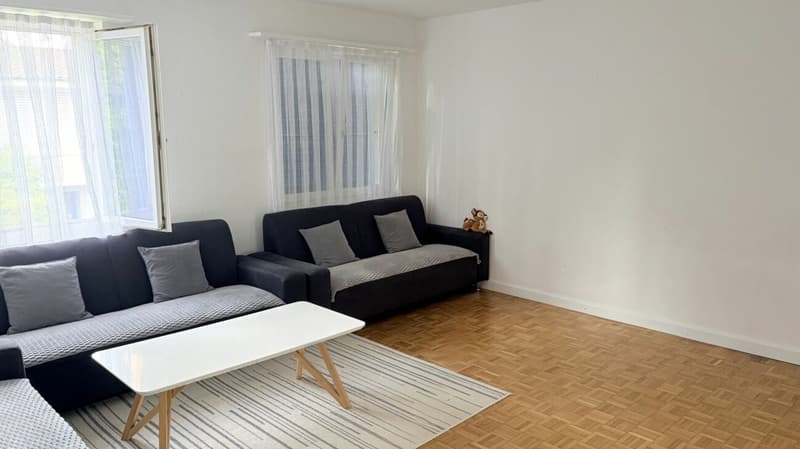 Attraktives Zweifamilienhaus in der Zone W3 (14)