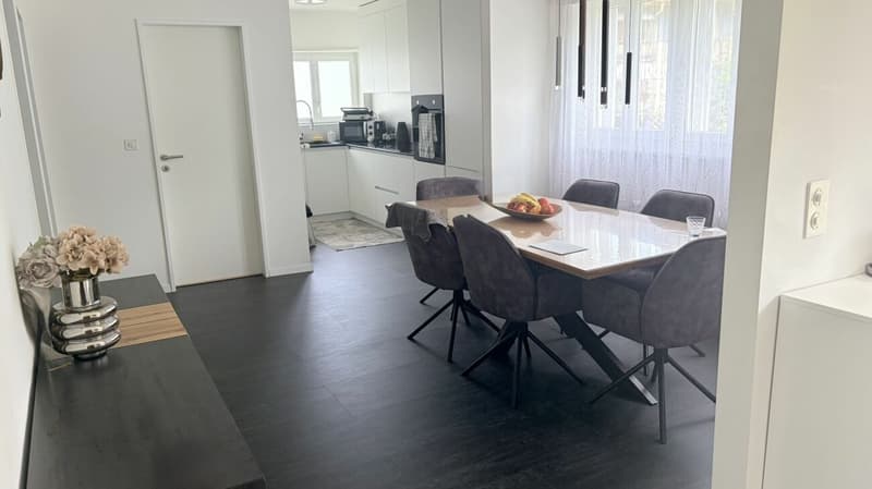 Attraktives Zweifamilienhaus in der Zone W3 (7)