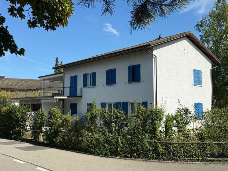 Attraktives Zweifamilienhaus in der Zone W3 (2)