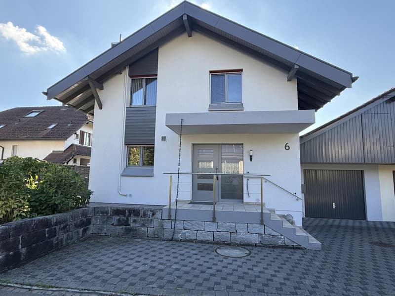 Renoviertes Einfamilienhaus mit einem Wintergarten (5)