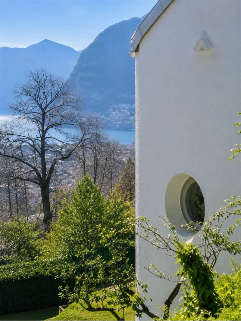 Lugano - Prestigiosa villa con vista lago e raffinati spazi esterni (6)