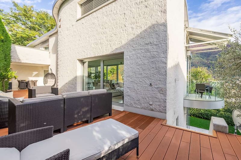 Lugano - Prestigiosa villa con vista lago e raffinati spazi esterni (7)