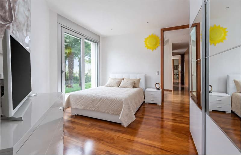 Lugano - Prestigiosa villa con vista lago e raffinati spazi esterni (10)