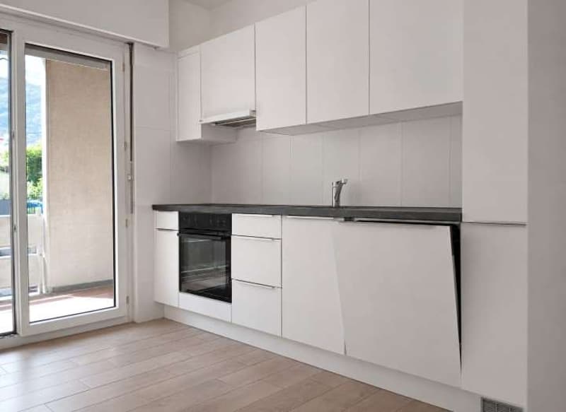LAMONE - 3.5 LOCALI RISTRUTTURATO CON BALCONE E AUTORIMESSA (2)