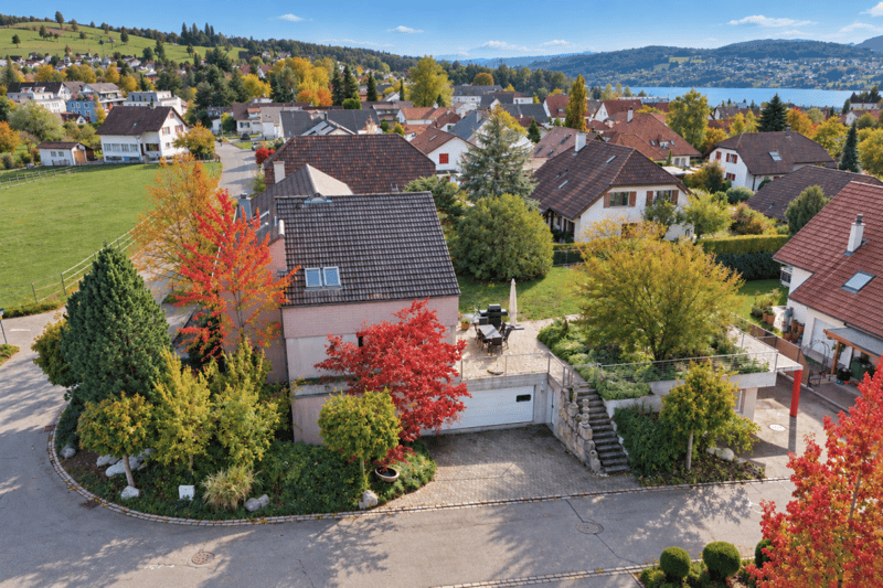 Grosszügiges Zweifamilienhaus - 7 ½ Zimmer und 5 ½ Zimmer (12)