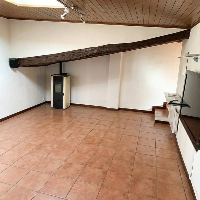 Stabile a reddito, trasformabile in casa unifamiliare (13)