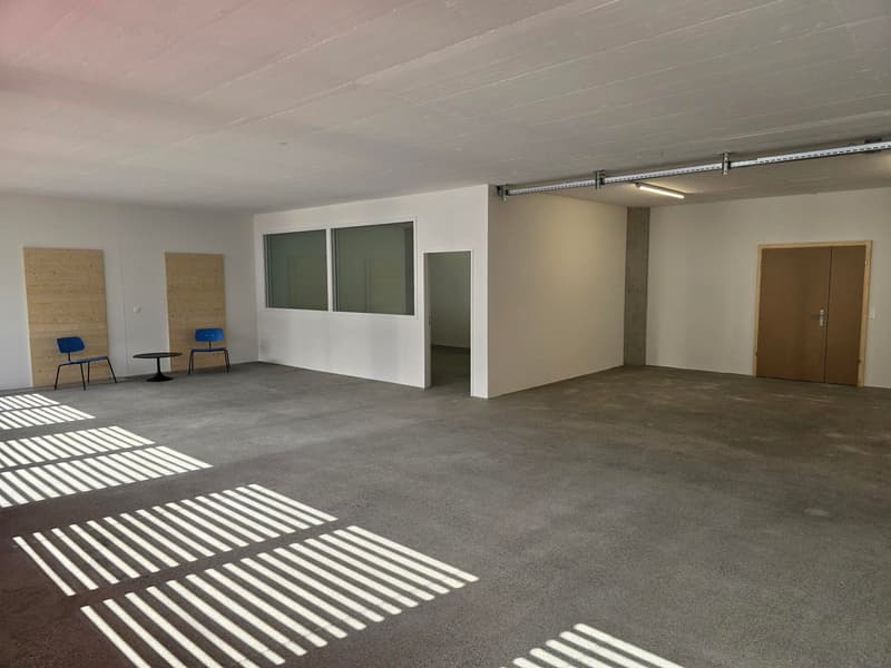 Espace commercial 126m² à louer (1)
