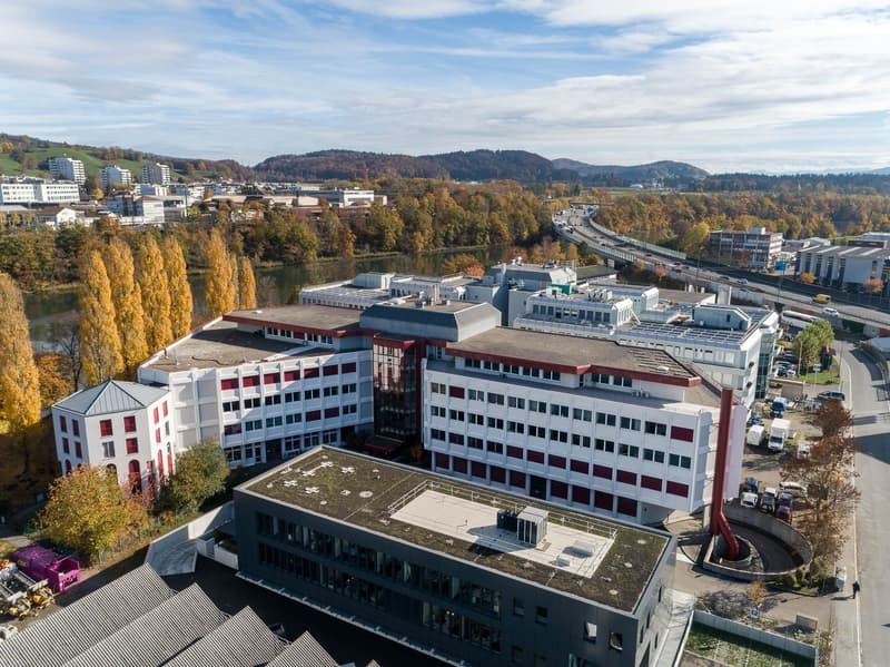 Grossflächige Büroräumlichkeit gesucht? Zentral in Neuenhof zu vermieten (11)