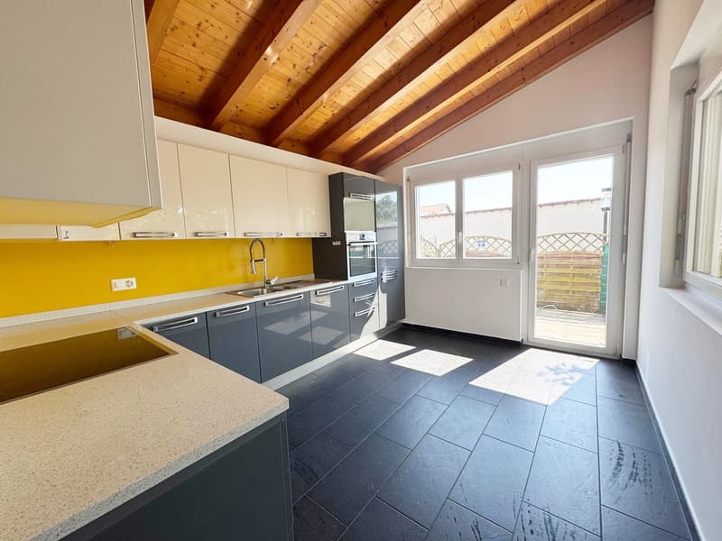 Villetta unifamiliare in vendita a Stabio – 4 locali con balcone e vista verde (10)