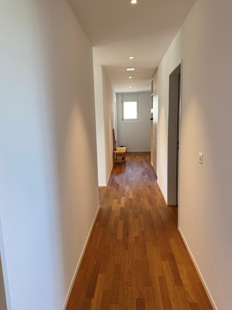 Exklusive 3.5-Zimmerwohnung im 2.OG mit Panorama ins Grüne (4)