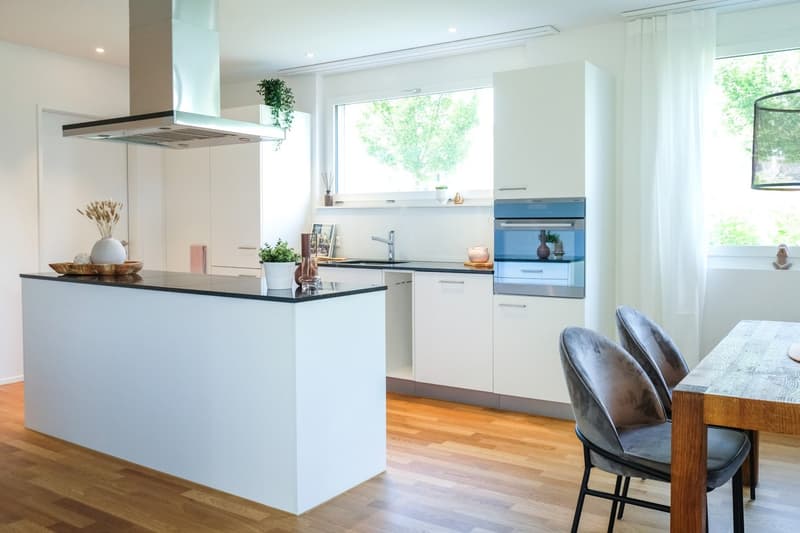 Exklusive 3.5-Zimmerwohnung im 2.OG mit Panorama ins Grüne (4)