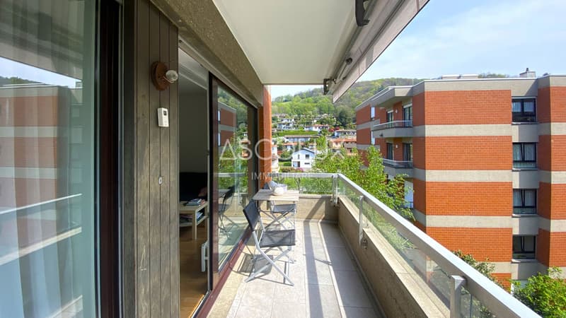 4.5 locali con due balconi e un posteggio esterno / FERIENWOHNUNG MÖGLICH - 4,5 Zimmer mit zwei Balkonen und einem Außenparkplatz (2)