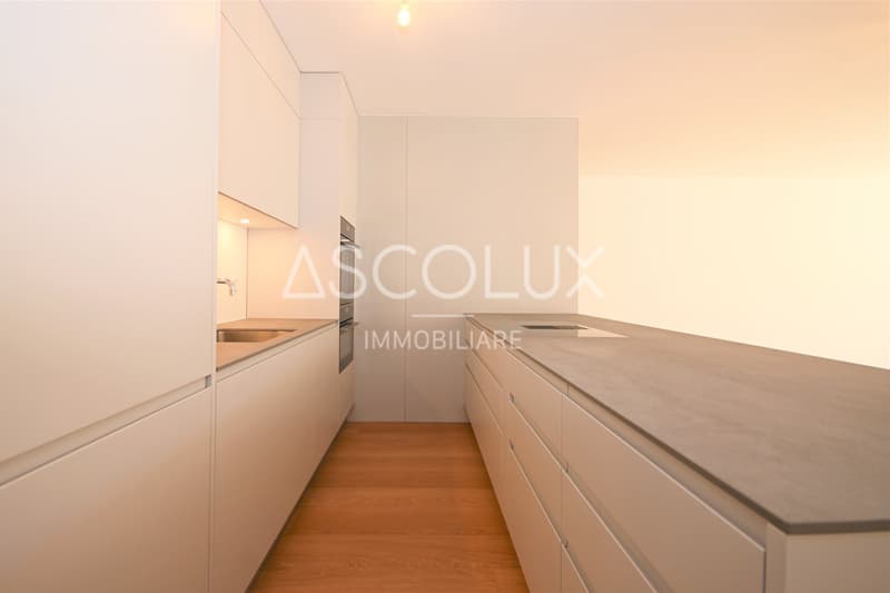 Design e Comfort – Casa d’Angolo Contigua in Zona Residenziale (4)