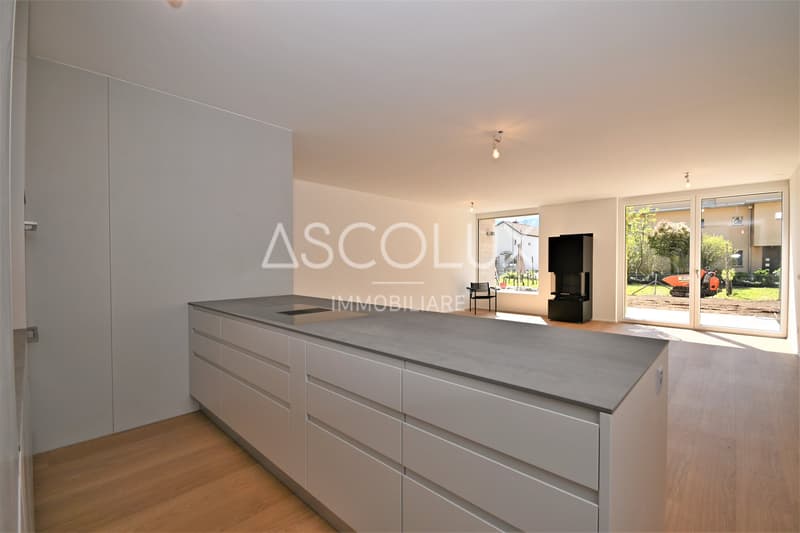 Design e Comfort – Casa d’Angolo Contigua in Zona Residenziale (6)