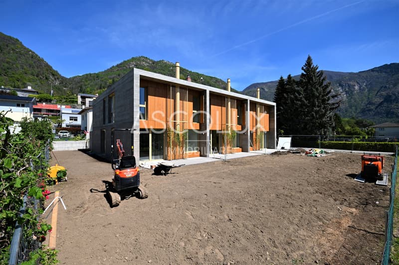 Design e Comfort – Casa d’Angolo Contigua in Zona Residenziale (16)