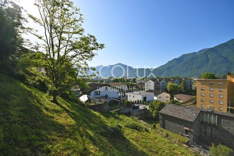 Terreno edificabile di 1'070 m2 con vista panoramica | Baugrundstück von 1070 m2 mit Panoramablick