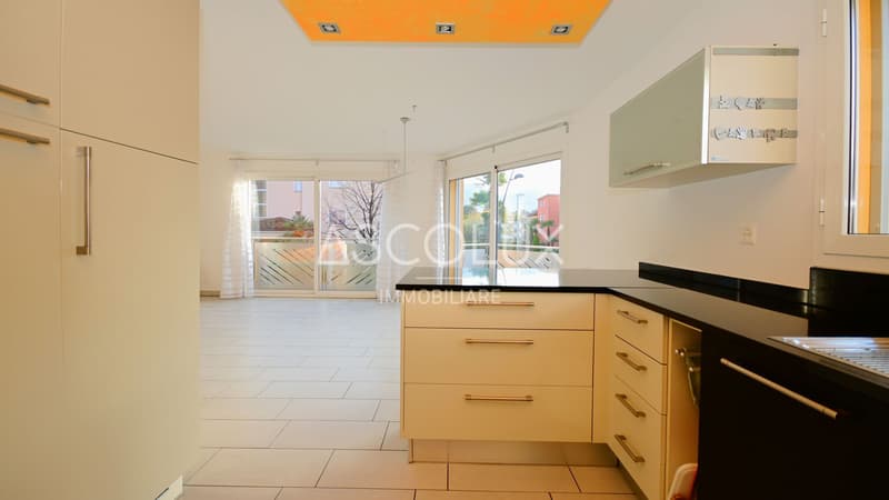 Casa bifamiliare con appartamenti di 3.5 & 4.5 locali indipendenti e grandi locali accessori-/hobby (11)