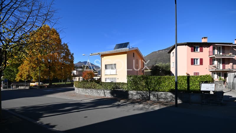 Casa bifamiliare con appartamenti di 3.5 & 4.5 locali indipendenti e grandi locali accessori-/hobby (4)