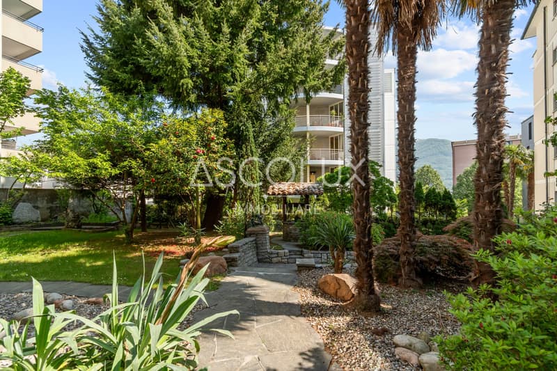 Freistehende 6-Zimmer-Villa mit Garten und Außenbereichen (6)