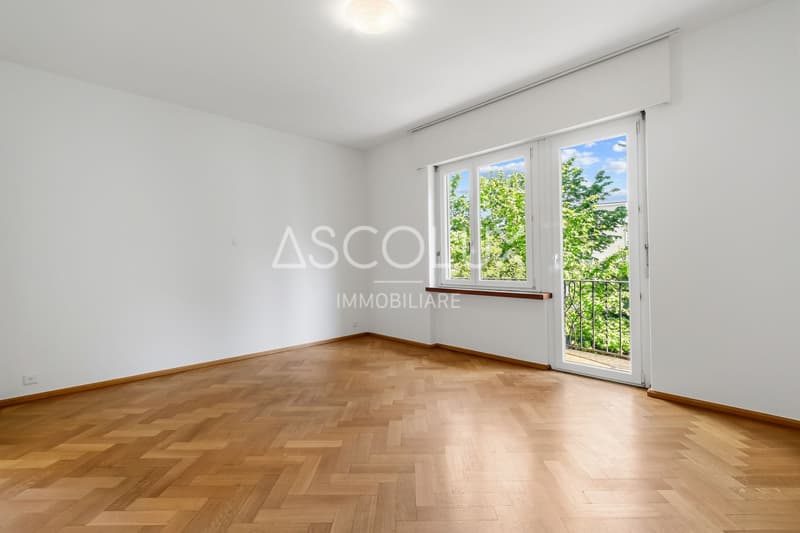 Freistehende 6-Zimmer-Villa mit Garten und Außenbereichen (19)
