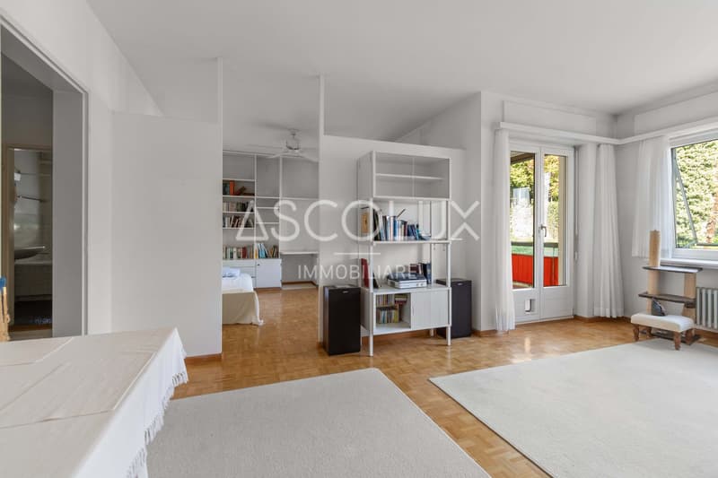 Großzügige 2.5-Zimmer-Wohnung mit Einstellhallenplatz inklusive, in einer Residenz mit Hallenbad und Sauna (2)