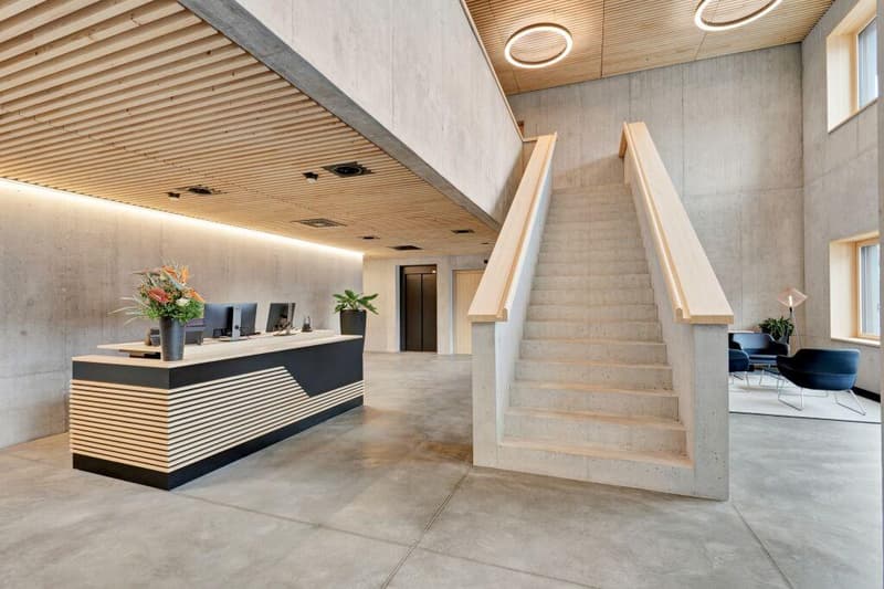 Immeuble d'affaires moderne avec caractère - espaces de différentes tailles (3)