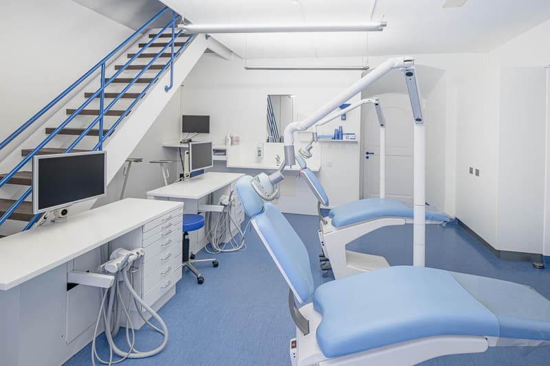 Praxisgeeigneter Gewerberaum an zentraler Lage (6)