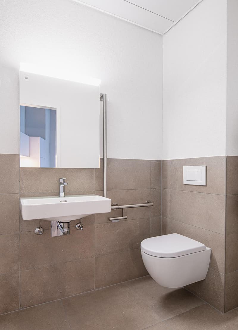 Espace commercial attractif au centre de Neuhausen ! (8)
