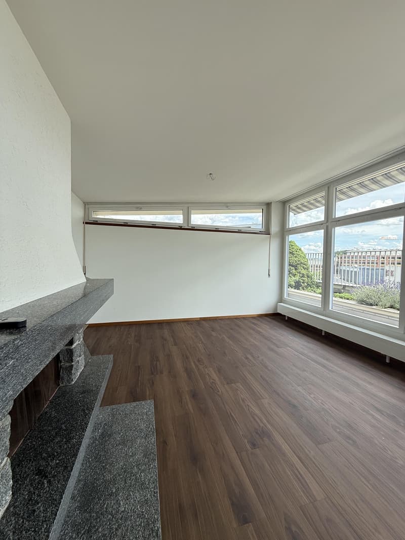 Grosszügige 5.5-Zimmer-Attika-Wohnung im Herzen von Kloten (3)