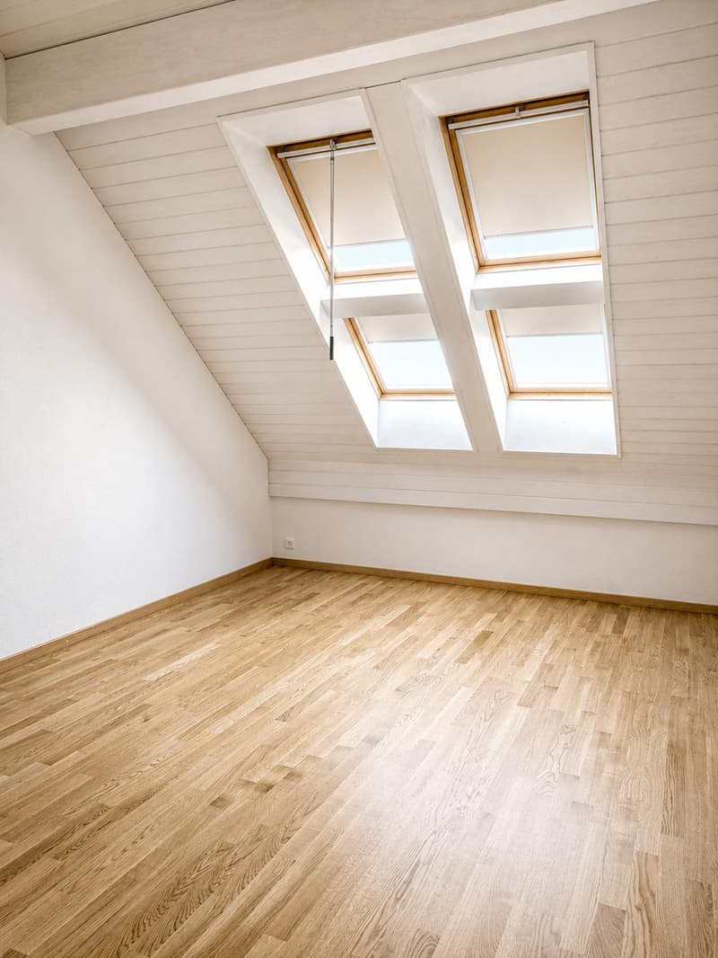 Familienfreundliche 3.5-Zimmer-Dachgeschoss-Wohnung in Pfungen! (4)