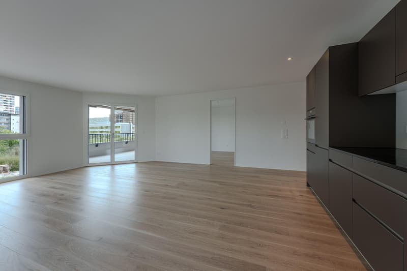 Modern wohnen in Zürich-Seebach - helle 3.5-Zimmerwohnung mit Balkon (2)