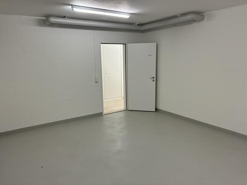 Hobby-/Bastelraum in Kloten per sofort oder nach Vereinbarung zu vermieten! (2)