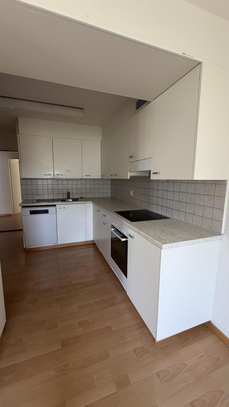 Befristet bis 30.09.2027 / 5.5 Zimmerwohnung in Tann (3)