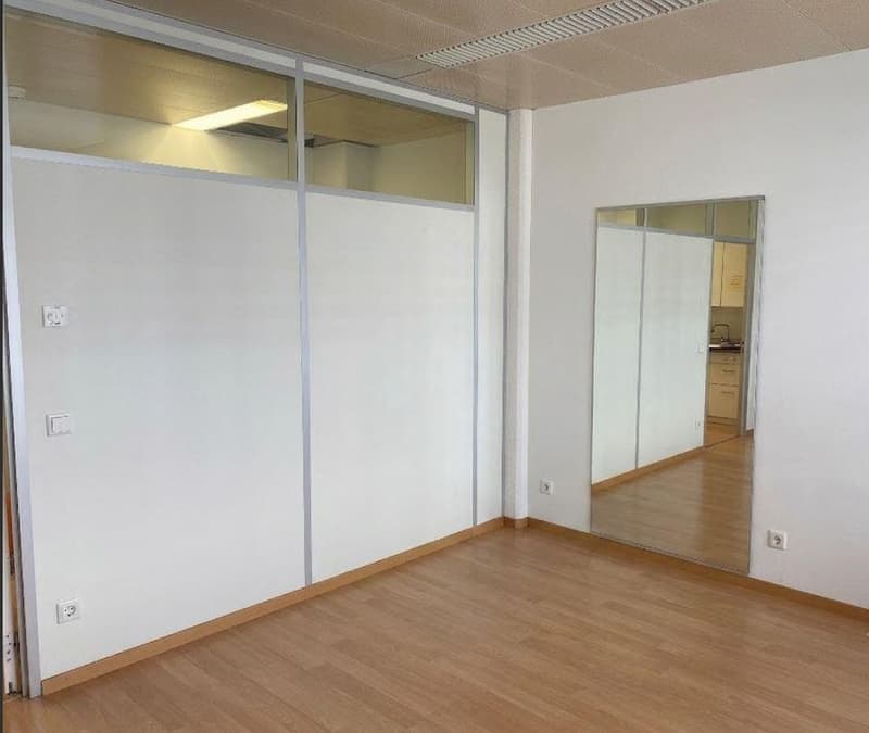 Lichtdurchfluteter Gewerberaum (50 m²) in Weisslingen (4)
