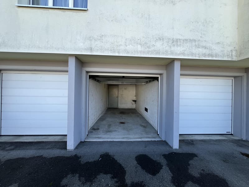 Geschützte Garagenbox an zentraler Lage (4)