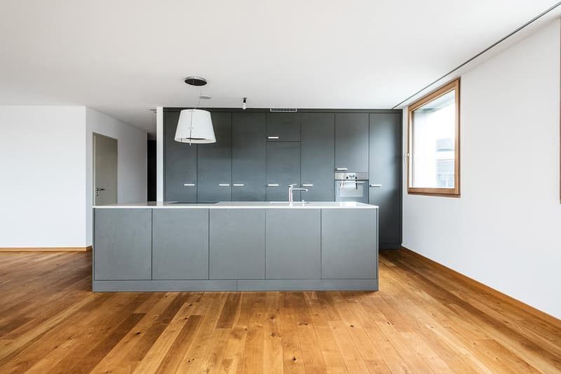 Hochwertige 4.5-Zimmerwohnung mit Terrasse in sonniger Lage (2)