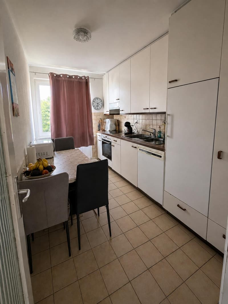 4.0 Zimmerwohnung in Bachenbülach (2)