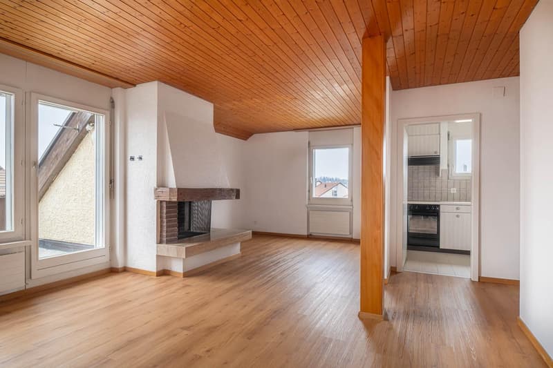 Charmante 2.5-Zimmer-Attika-Wohnung in Brüttisellen zu vermieten (2)