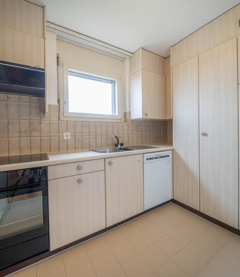 Charmante 2.5-Zimmer-Attika-Wohnung in Brüttisellen zu vermieten (4)