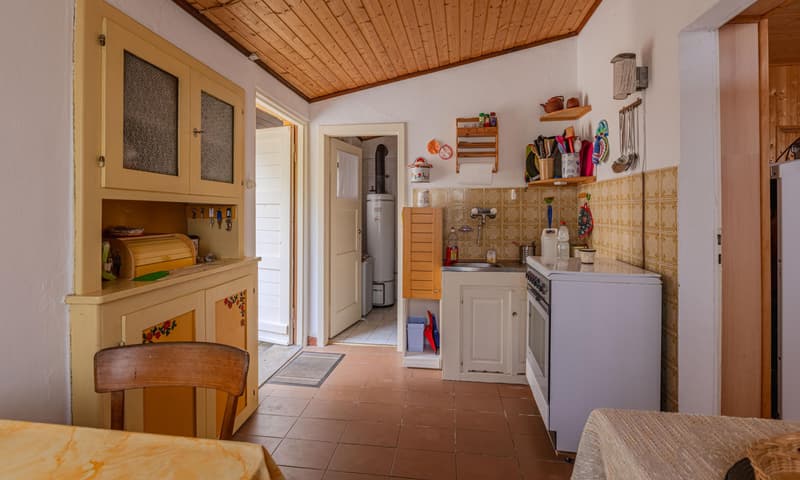 AMPIA E CARATTERISTICA CASCINA CON VISTA APERTA AD ARBEDO (5)