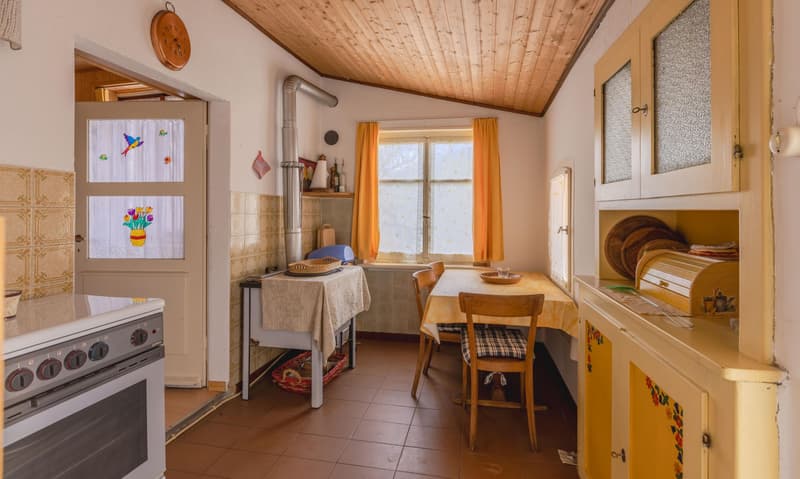 AMPIA E CARATTERISTICA CASCINA CON VISTA APERTA AD ARBEDO (6)