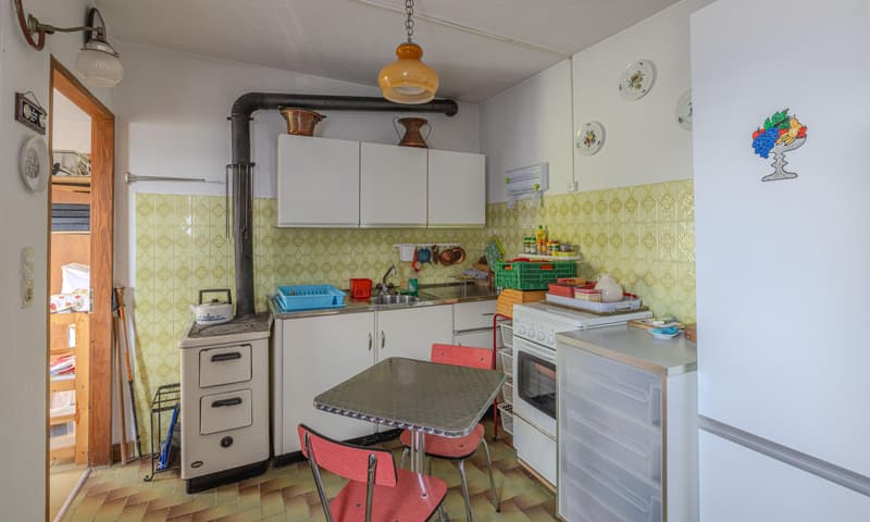AMPIA E CARATTERISTICA CASCINA CON VISTA APERTA AD ARBEDO (2)