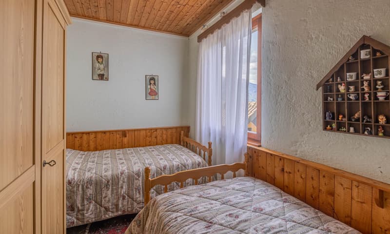 AMPIA E CARATTERISTICA CASCINA CON VISTA APERTA AD ARBEDO (3)